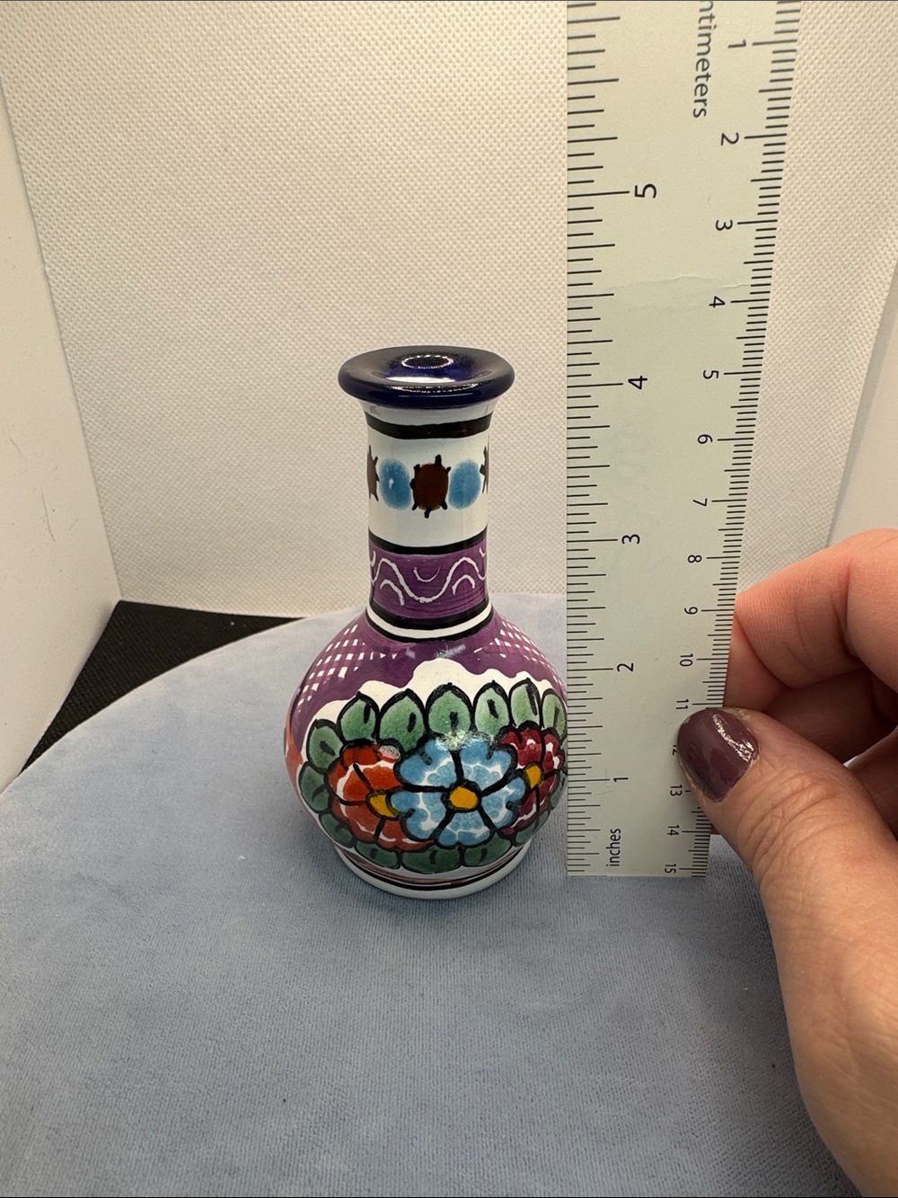 Vintage Hand-Painted Floral Ceramic Bud Vase Made in Puebla Mexico - Picture 7 of 16